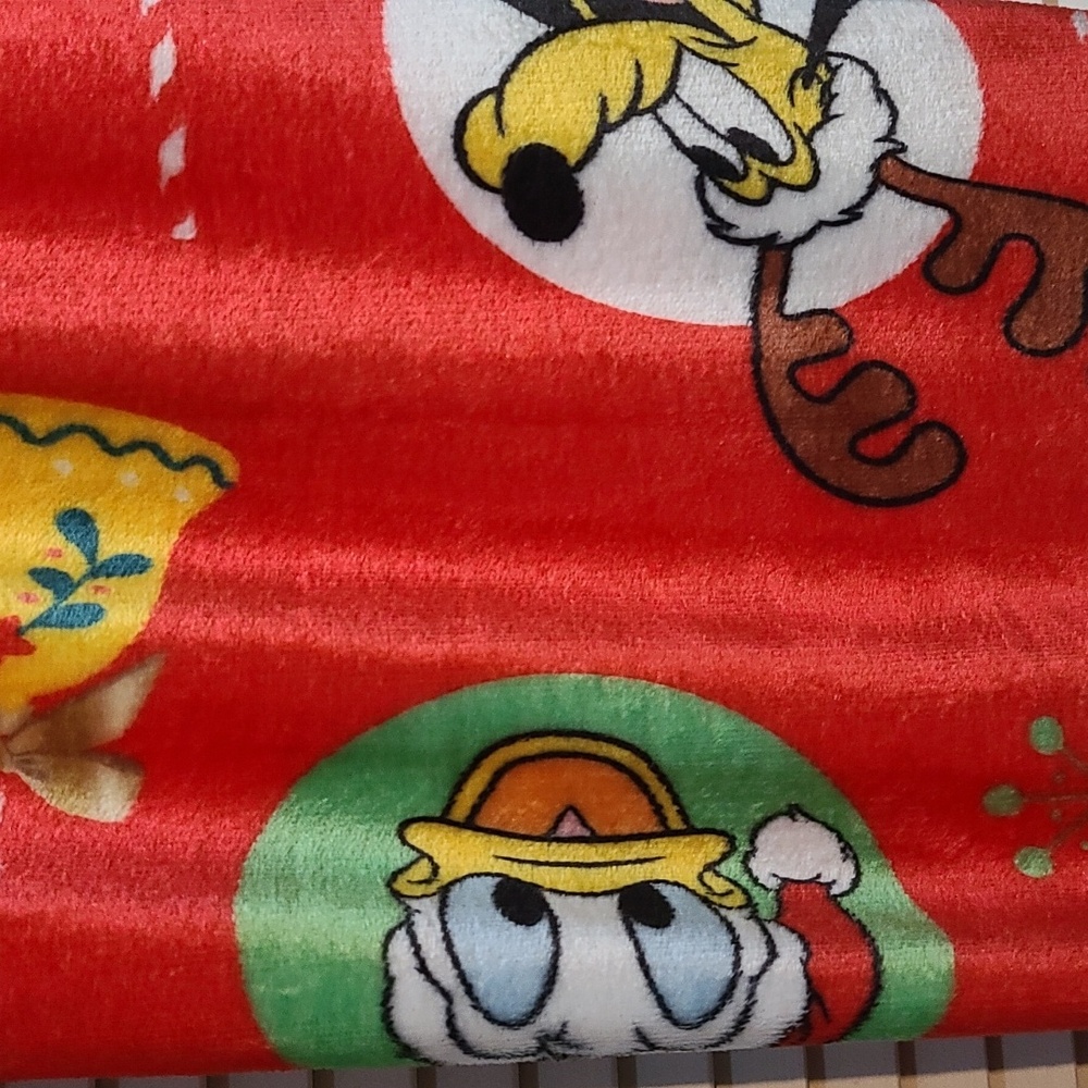 Mickey Mouse blanket Throw, Christmas silky touch super soft polyester NWT - Picture 5 of 8